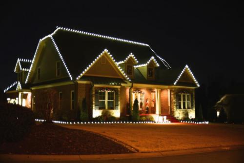 Roseville-residential-Christmas-light-installation this image shows residential Xmas Light installation in Roseville, CA